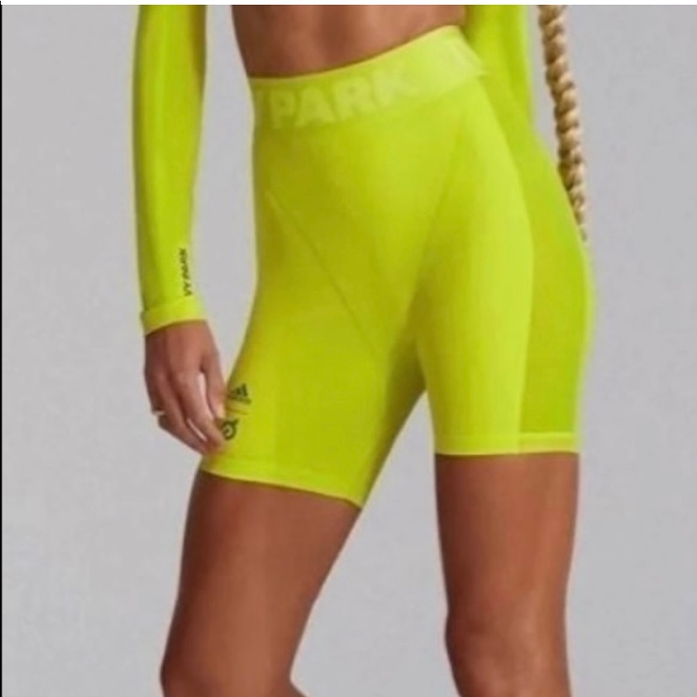IVY PARK x Peloton size L bike shorts w/tags (never worn:sold out collection) - Picture 1 of 7